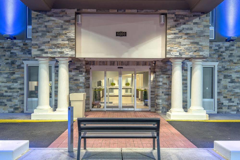 Holiday Inn Express & Suites Philadelphia - Mt Laurel By Ihg Mount Laurel Exterior foto